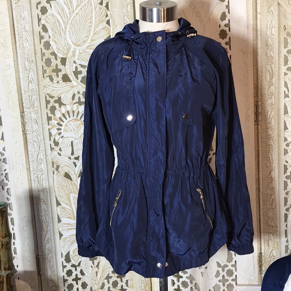 Mine Los Angeles woman’s Small navy blue windbreaker jacket with buttons and zip